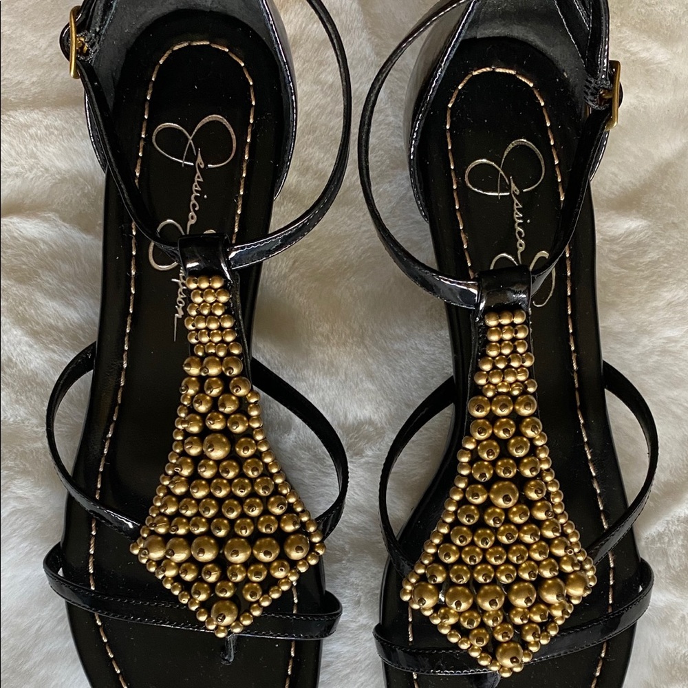 New Jessica Sympson new black & gold thong shoes Size 7